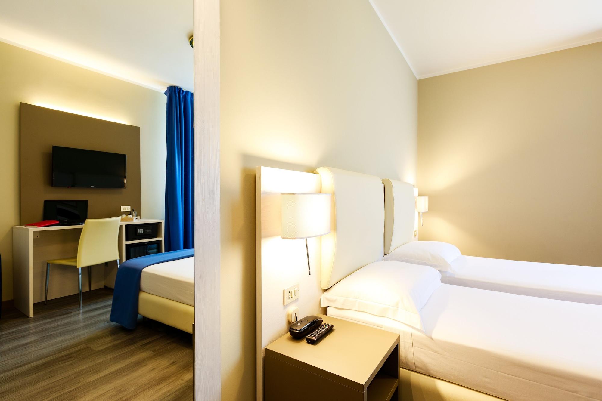 Hotel Oleggio Malpensa Bagian luar foto