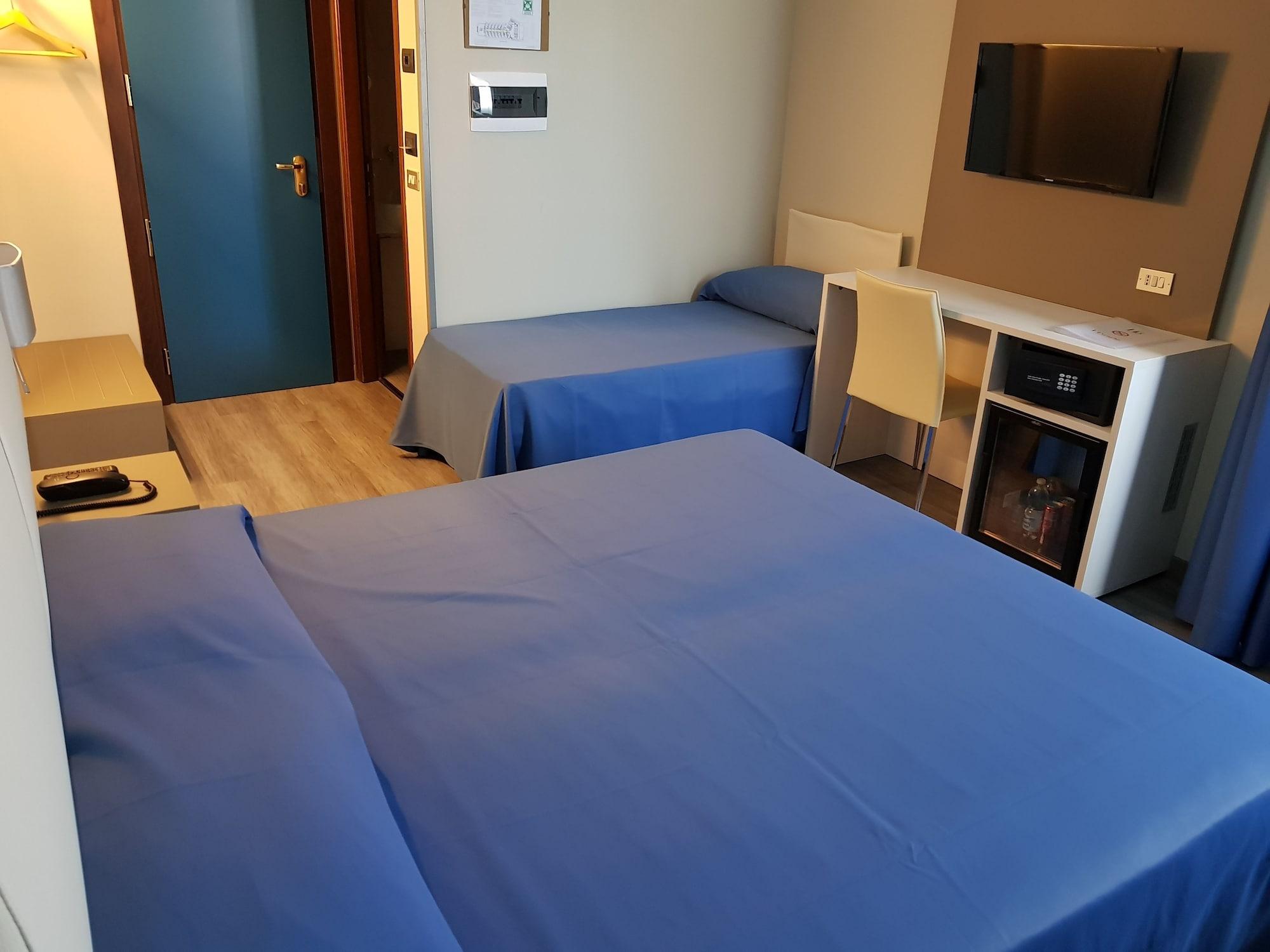 Hotel Oleggio Malpensa Bagian luar foto