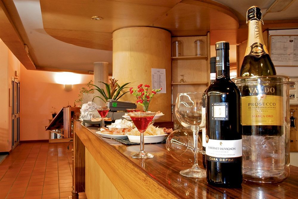 Hotel Oleggio Malpensa Bagian luar foto