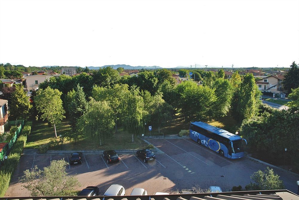 Hotel Oleggio Malpensa Bagian luar foto